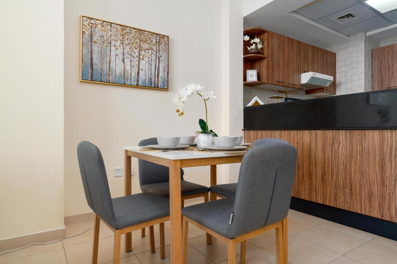 Spacious 2 Beds 5 Min Walk From Dubai Mall With Brand New Gym And Rooftop Swimming Pool Apartamento Exterior foto